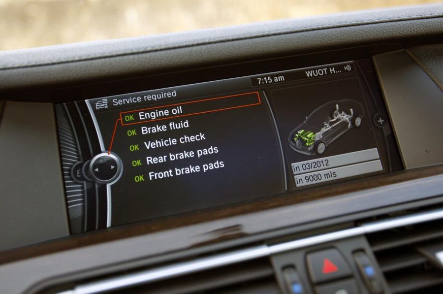  BMW 740Li 2011 года  (фото 23 из 48)